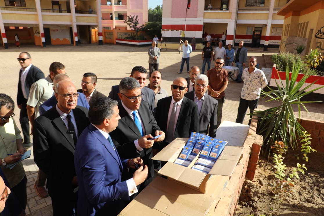 محافظ الجيزة يتابع انتظام الدراسة بعدد من مدارس أبو النمرس (9)
