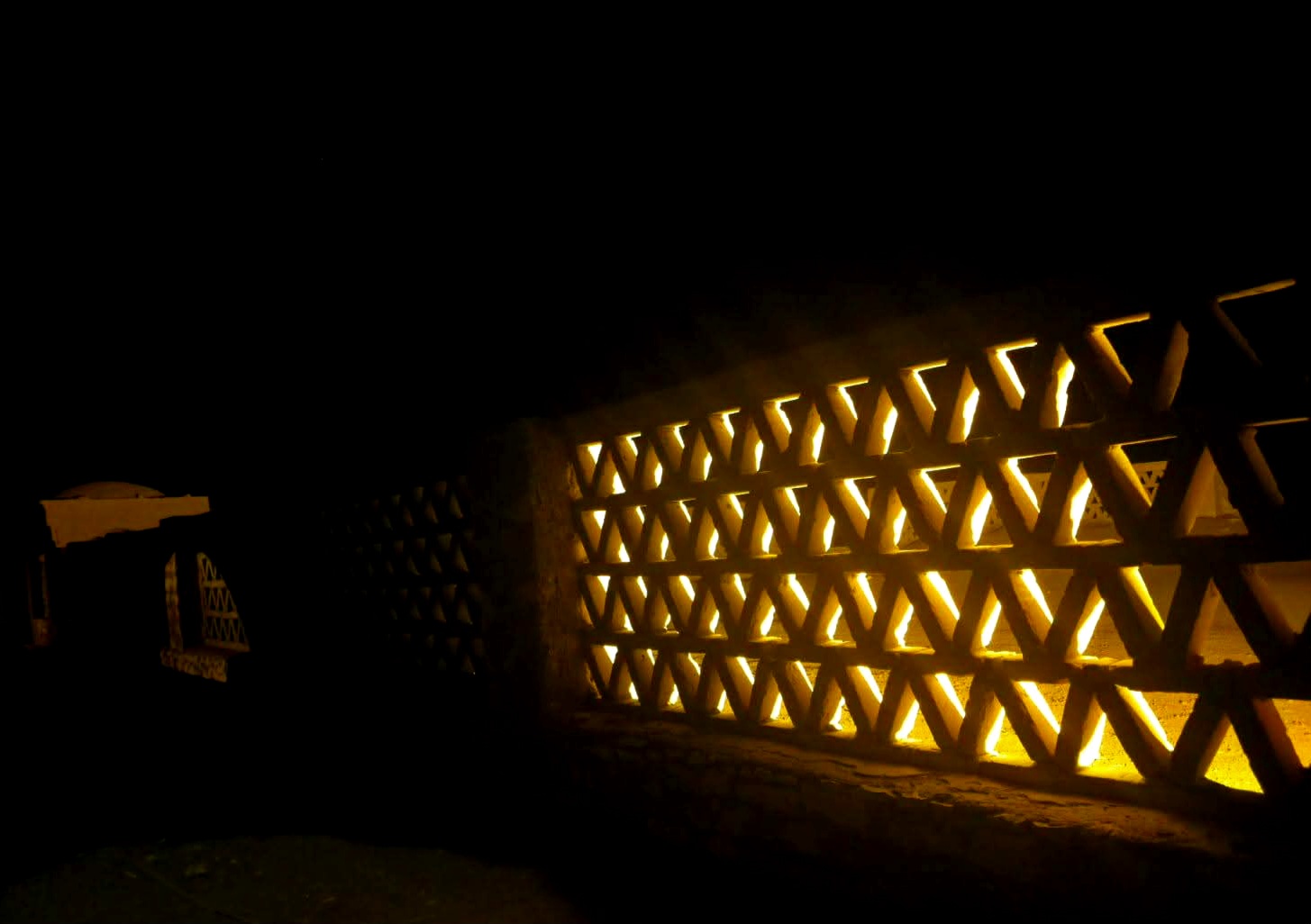 جانب من اضاءة القرية 