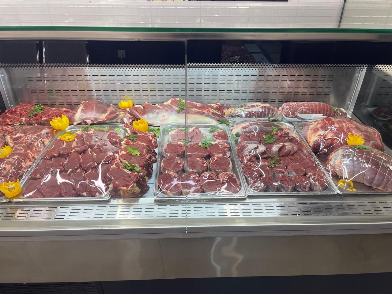 طرح المنتجات الغذائية واللحوم  بأسعار  تنافسية وبجودة عالية