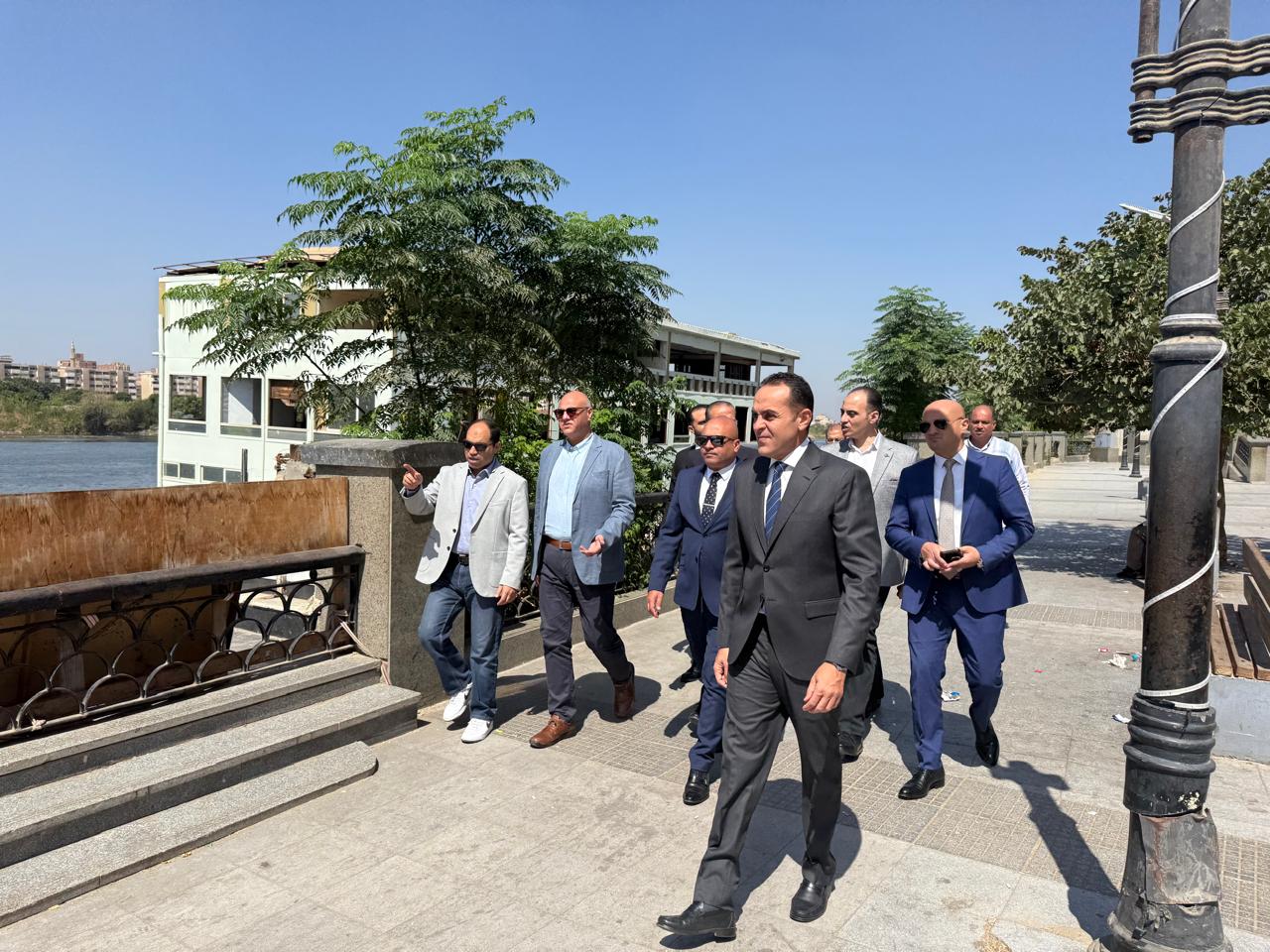 الوفد مع محافظ القليوبية