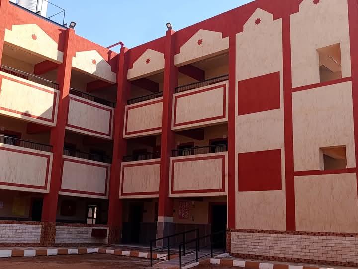 معهد إدفو الابتدائي النموذجي بإدارة إدفو غرب