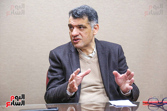 الدكتور محمد عبد المعطى سمرة عميد المعهد القومى للأورام بجامعة القاهرة