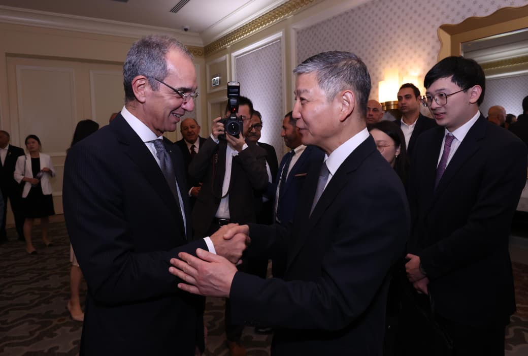 وزير الاتصالات يشارك فى احتفالية سفارة الصين بالقاهرة  (1)