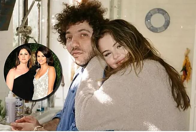 والدة سيلينا جوميز