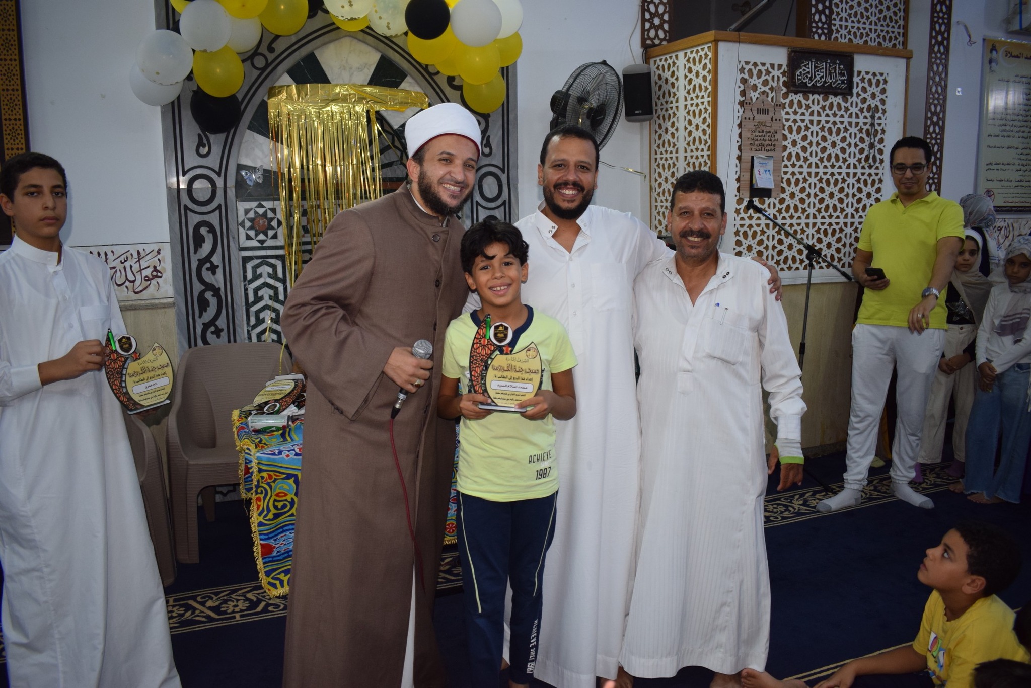 جانب من الاحتفال بمسجد جنة الفردوس جانب من الاحتفال بمسجد جنة الفردوس