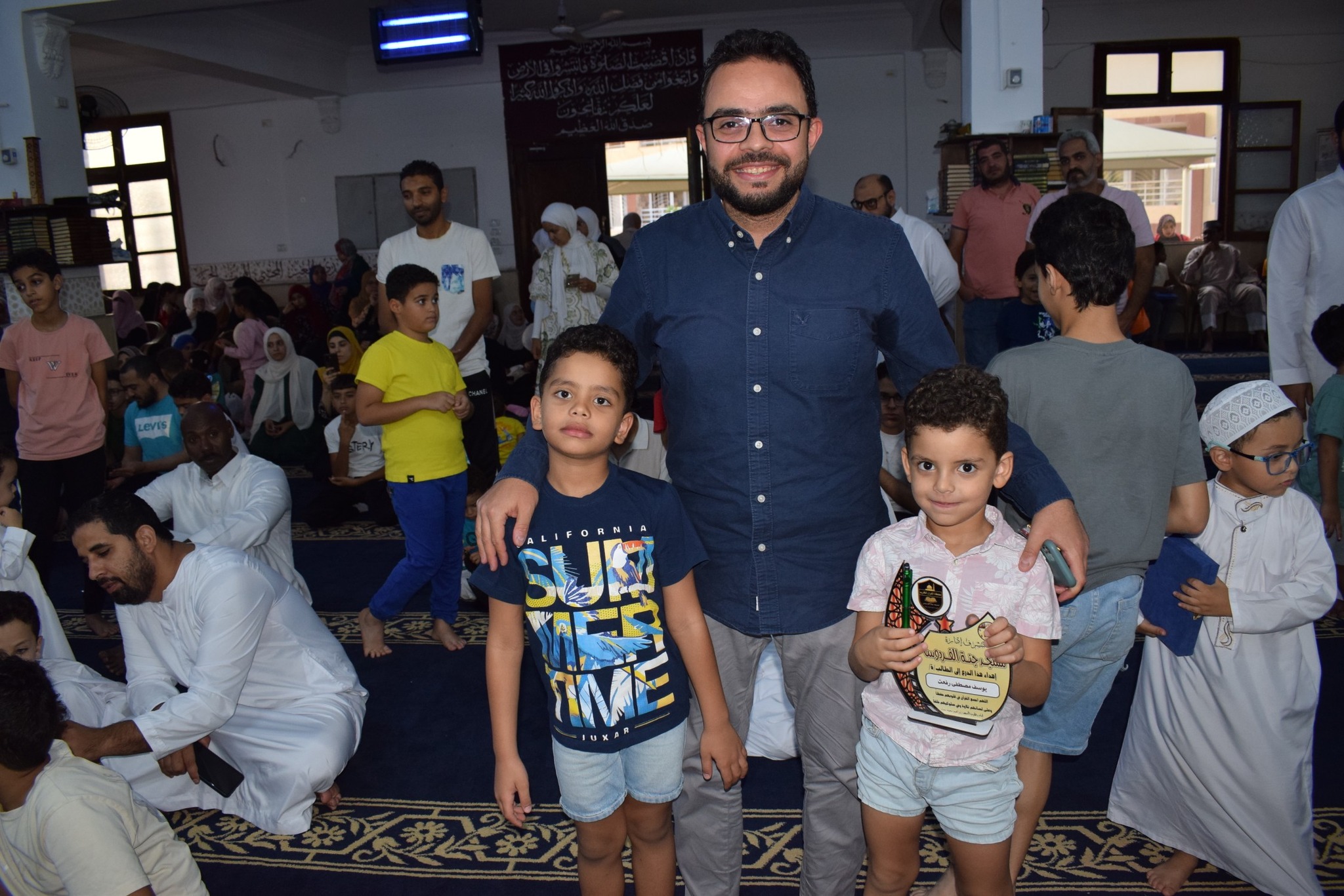 جانب من المكرمين جانب من المكرمين