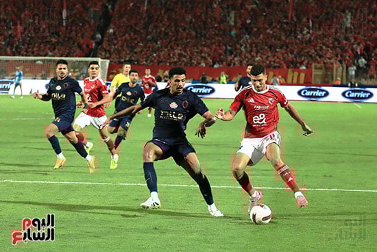 محمد شريف مهاجم الاهلى وحسام عبد المجيد محمد شريف مهاجم الاهلى وحسام عبد المجيد