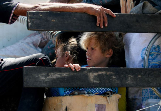 فرار أهالى غزة من قصف إسرائيل (5)