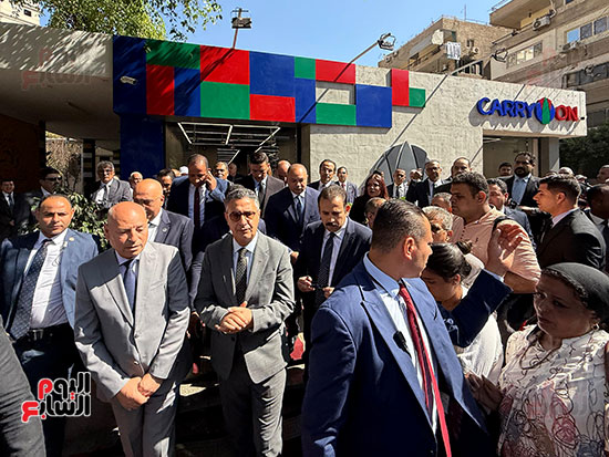 افتتاح أول 3 فروع مطوّرة من المجمعات الاستهلاكية