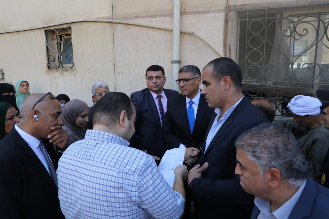 محافظ الجيزة يغير مسار جولته ويفاجئ مستشفى أبو النمرس المركزي (12)