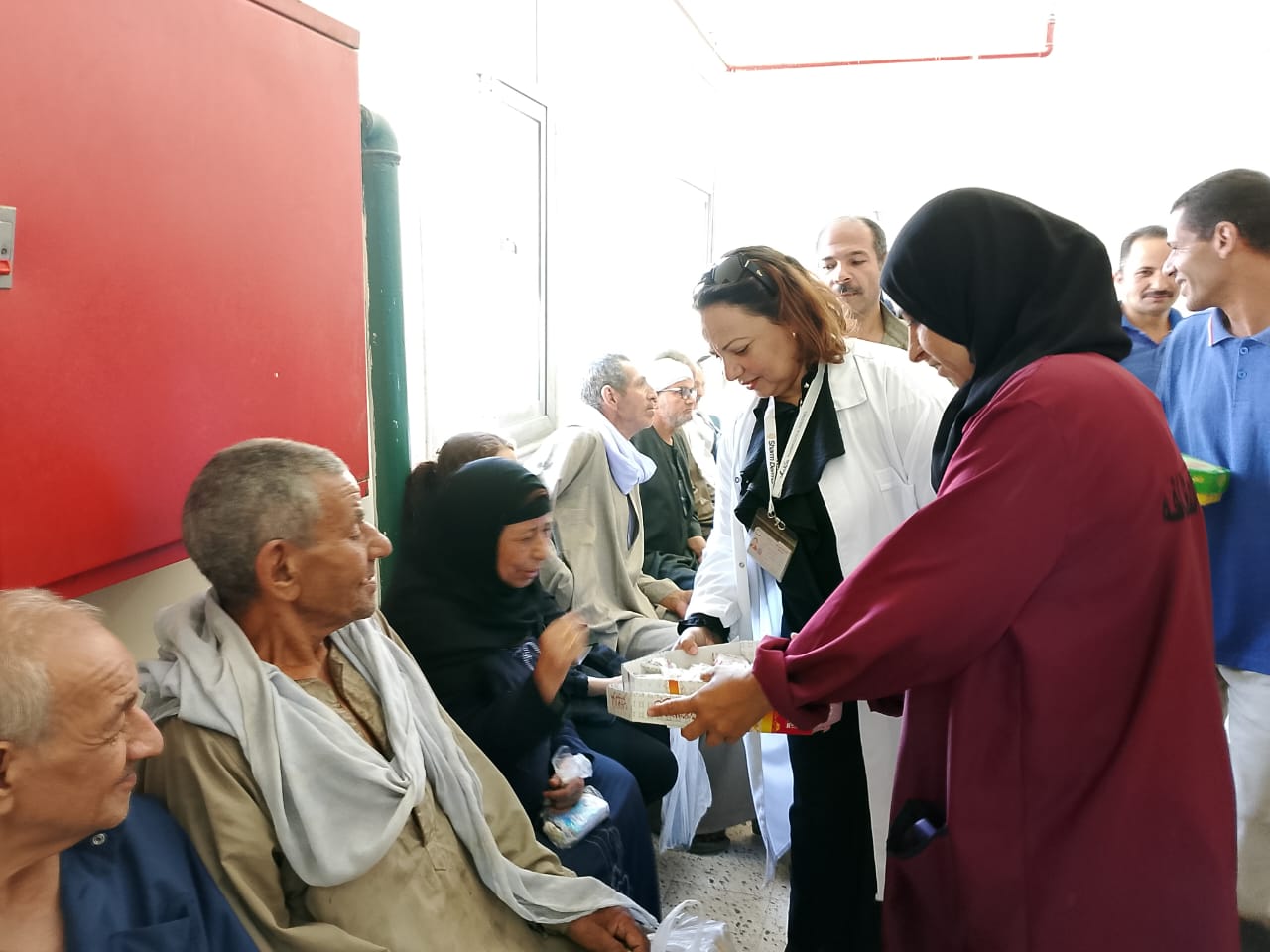 الدكتورة إيمان تهنىء المرضى بالمولد النبوي الدكتورة إيمان تهنىء المرضى بالمولد النبوي