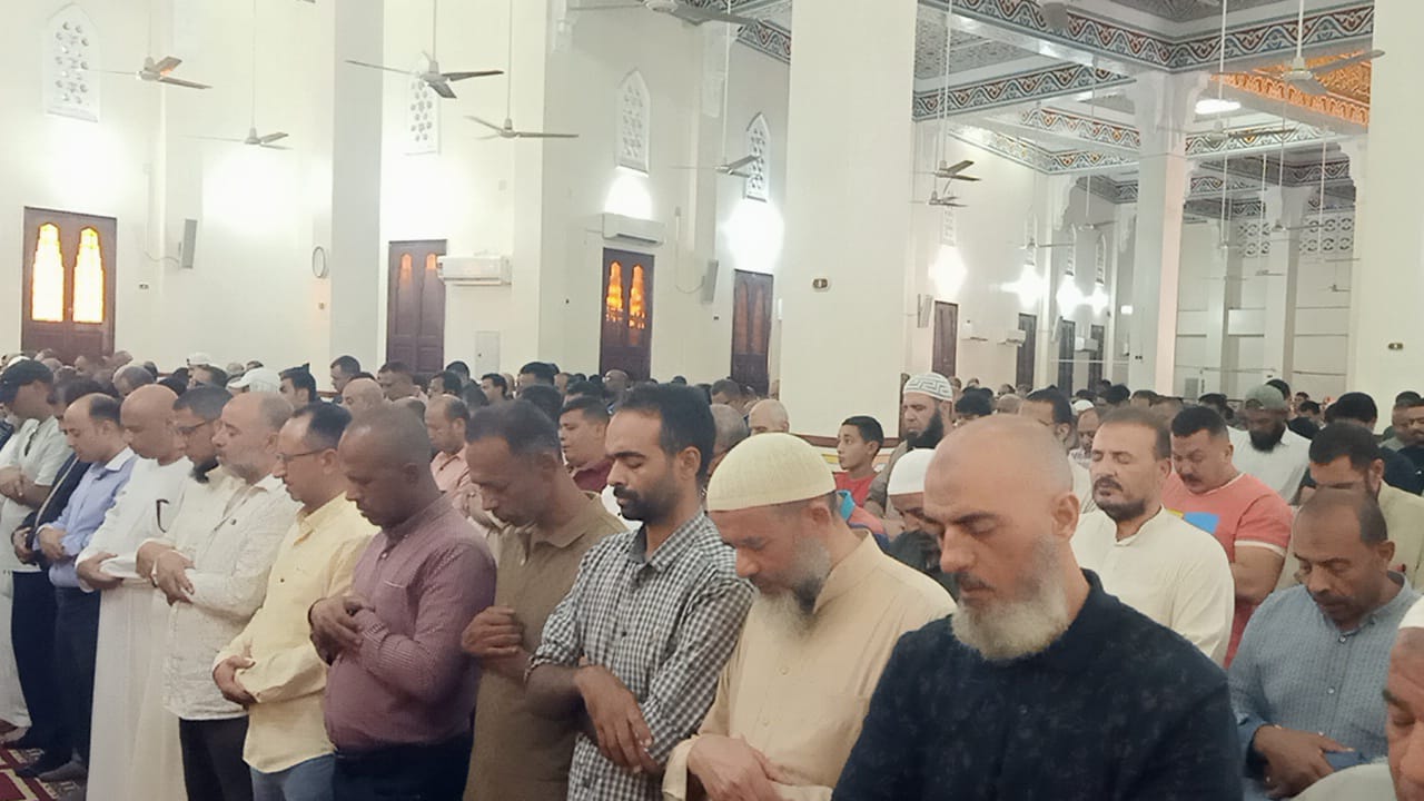 صلاة الجنازة على شقيق خالد بيبو صلاة الجنازة على شقيق خالد بيبو