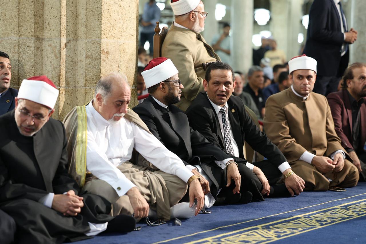 تواجد الحضور بالجامع الأزهر