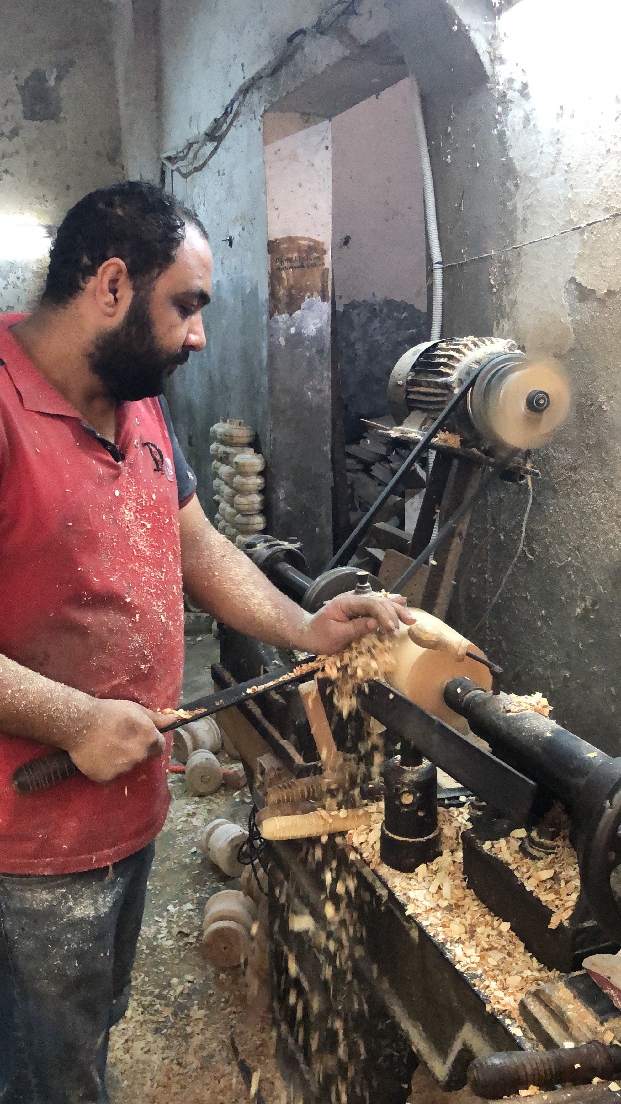 ورشة خراطة أخشاب بالمحلة (2)