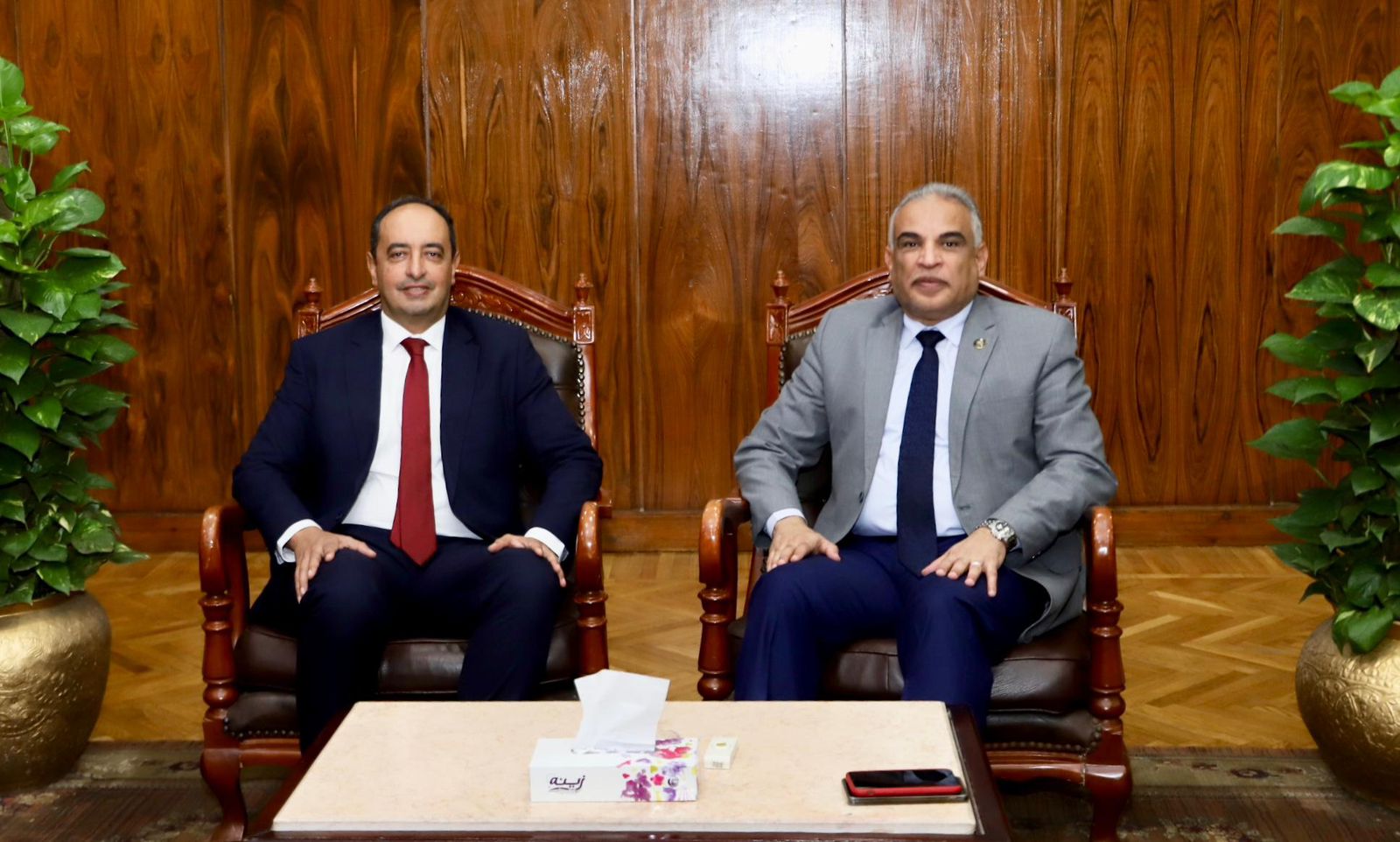 الدكتور محمد حسين رئيس جامعة طنطا يستقبل  الدكتور عمرو عثمان مدير صندوق مكافحة الإدمان