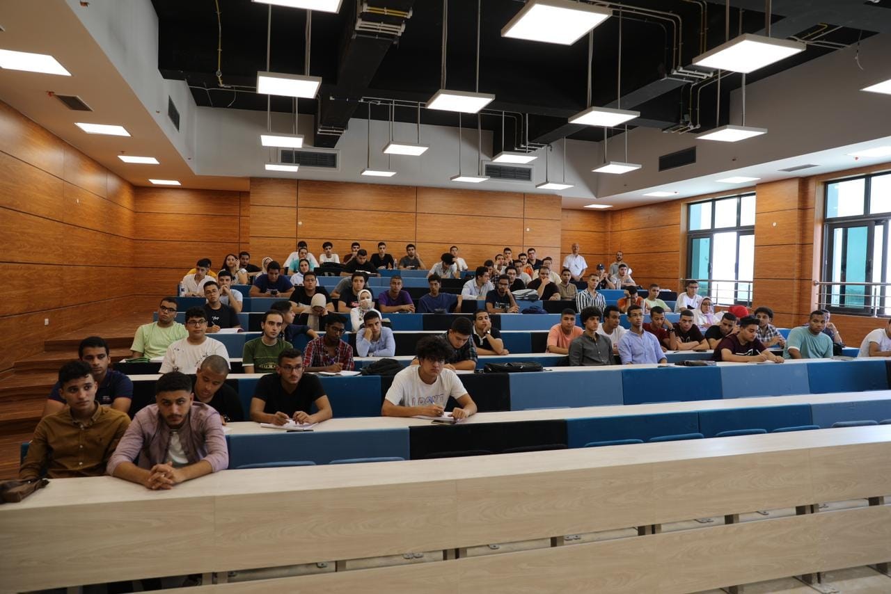 الطلاب بجامعة بنها الأهلية الطلاب بجامعة بنها الأهلية
