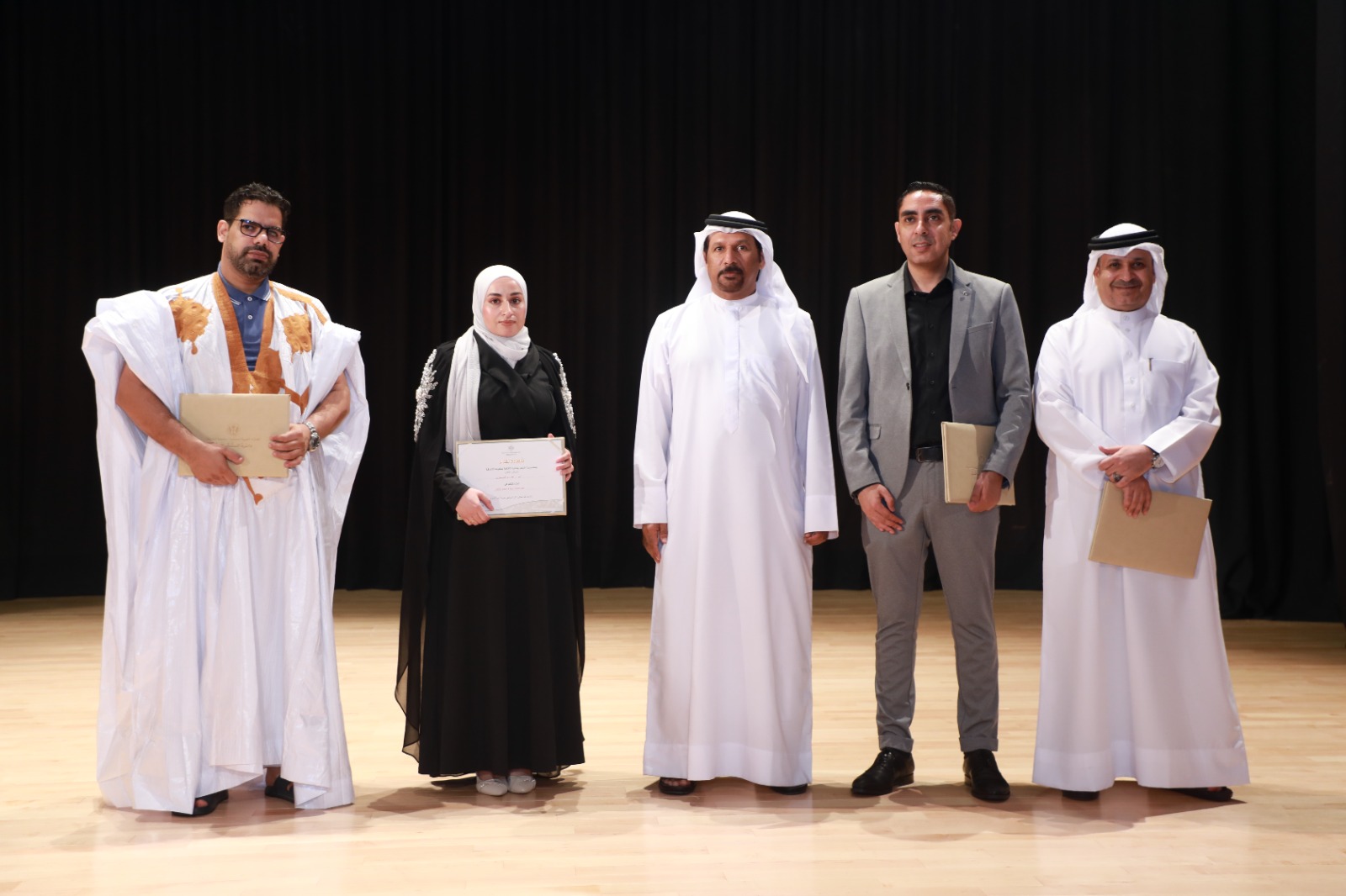 الشاعر محمد البريكى يكرم الشعراء