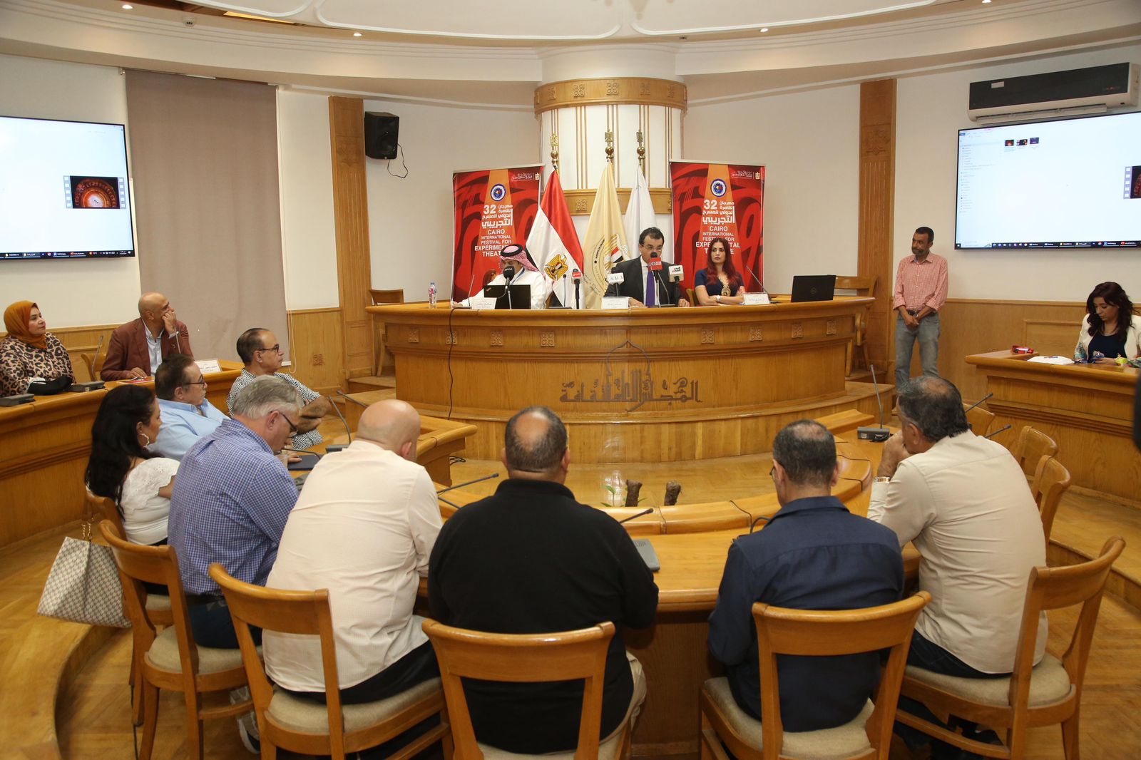 المسرح التجريبي يناقش المسرح العربي في عصر ما بعد العولمة في ثاني أيام فعالياته المسرح التجريبي يناقش المسرح العربي في عصر ما بعد العولمة في ثاني أيام فعالياته