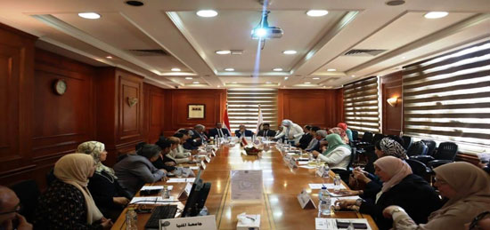 وفد أكاديمي من جامعة دمنهور يشارك في الاجتماع الأول لمراكز الدعم النفسي والاجتماعي بالجامعات المصرية