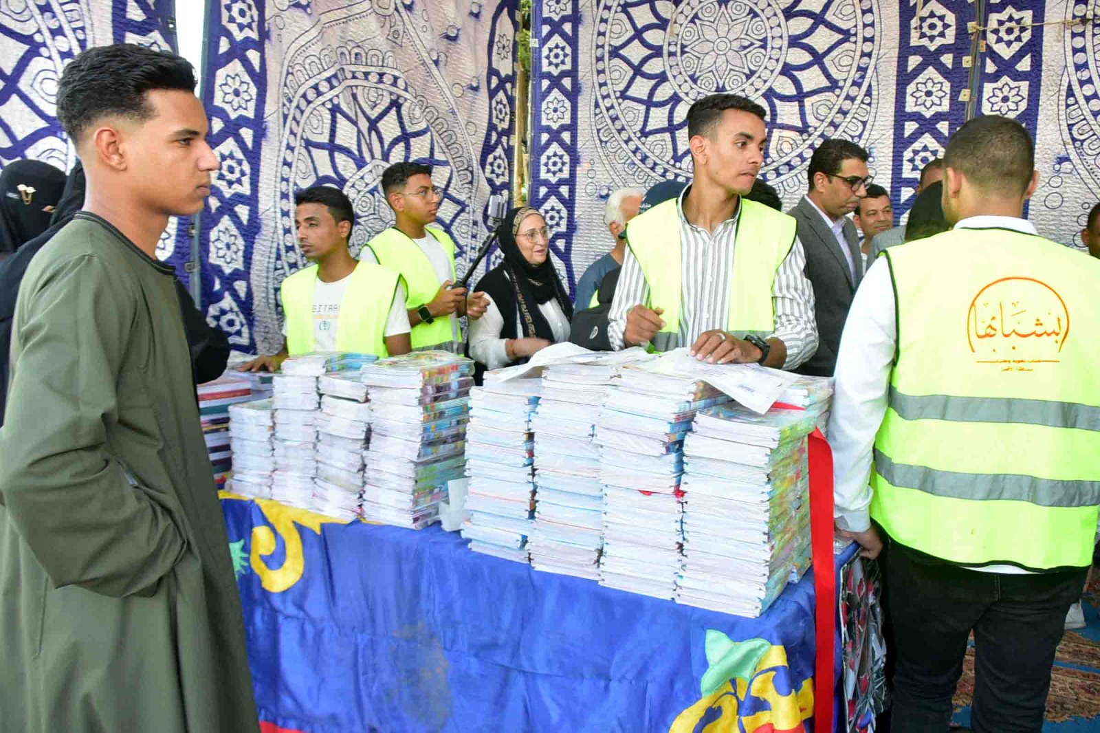 فعاليات معرض أهلاً مدارس لبيع المستلزمات المدرسية بمدينة الطود