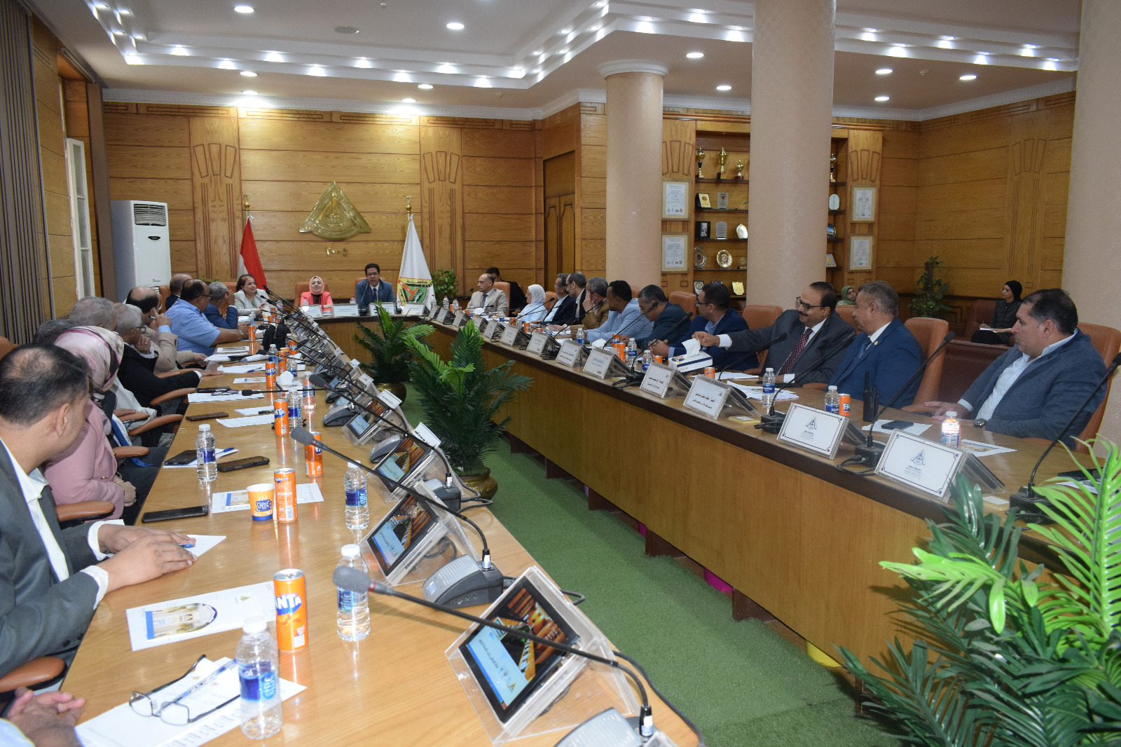 خلال اجتماع مجلس جامعة بنها