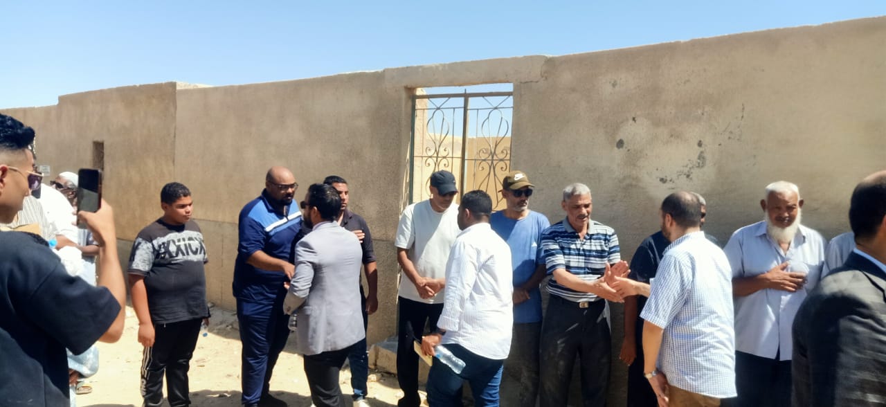 جانب من تشييع الجثمان جانب من تشييع الجثمان