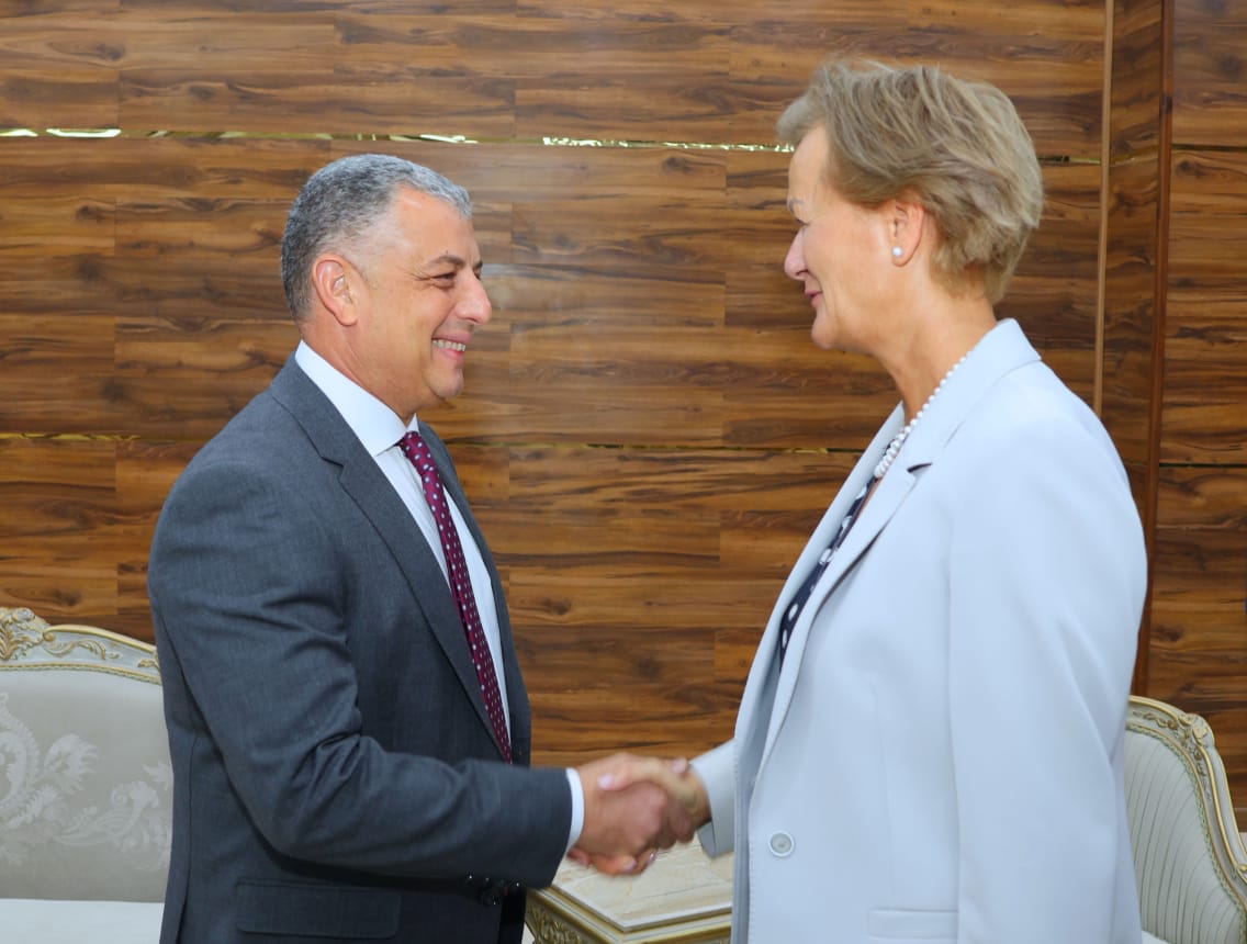 خالال اللقاء خالال اللقاء