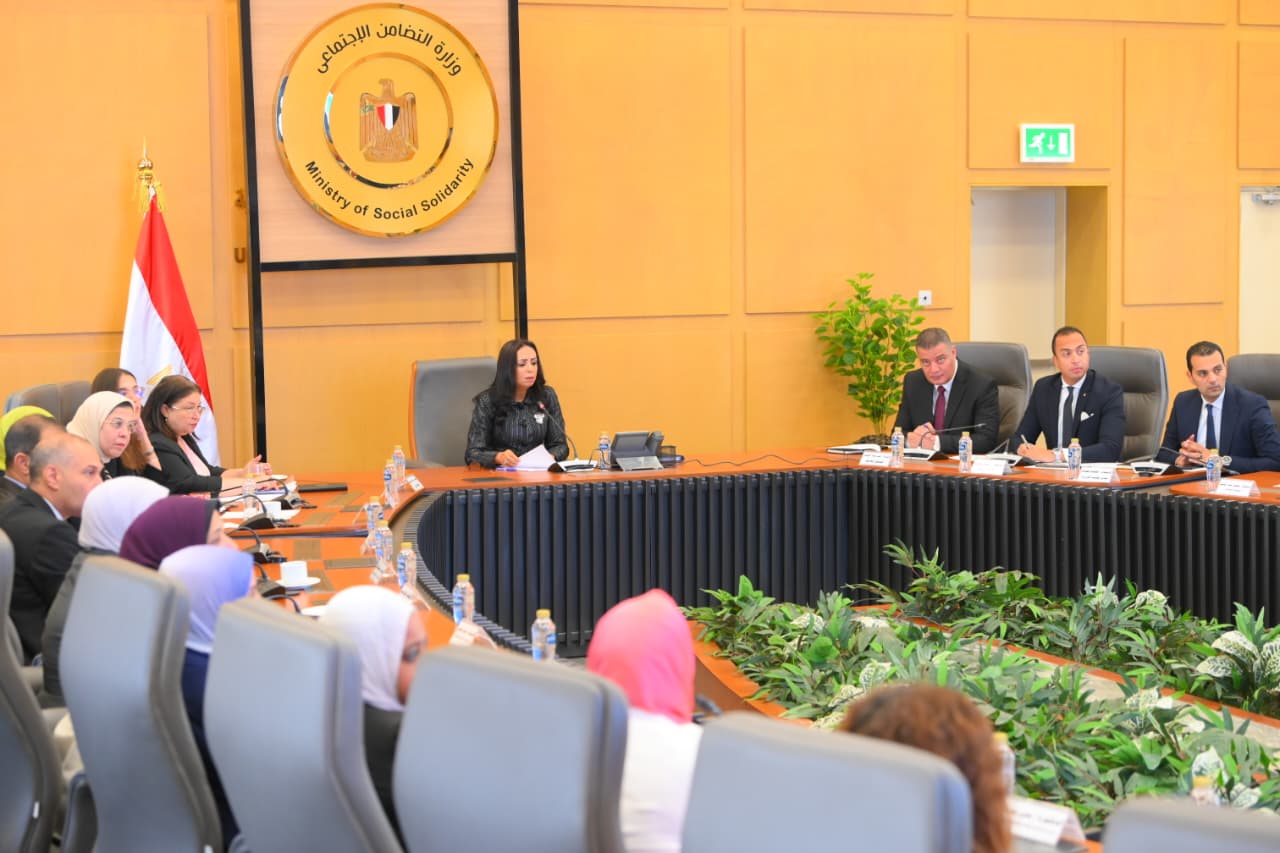 جانب من الاجتماع جانب من الاجتماع