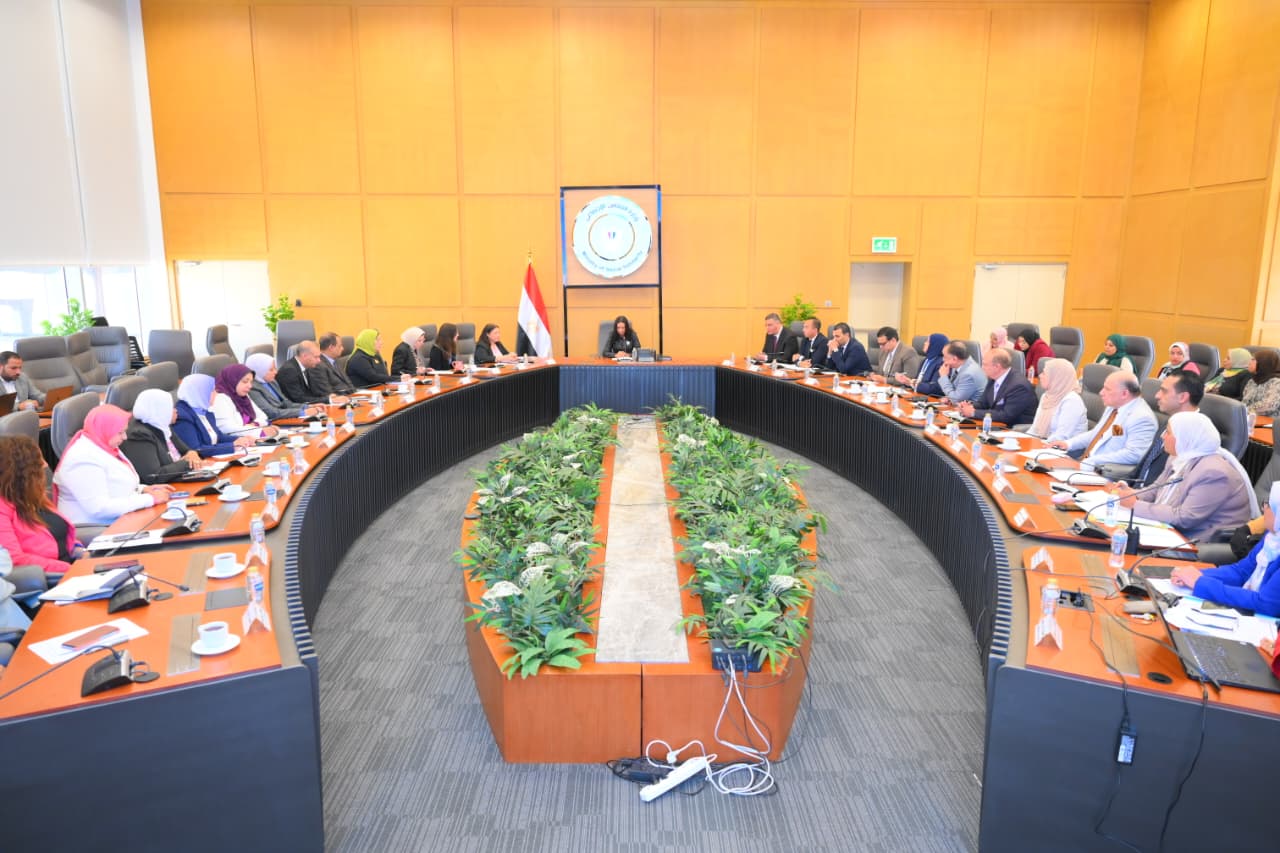 وزيرة التضامن تترأس اجتماع اللجنة الدائمة للإشراف على منظومة عمل الرائدات الاجتماعيات وزيرة التضامن تترأس اجتماع اللجنة الدائمة للإشراف على منظومة عمل الرائدات الاجتماعيات