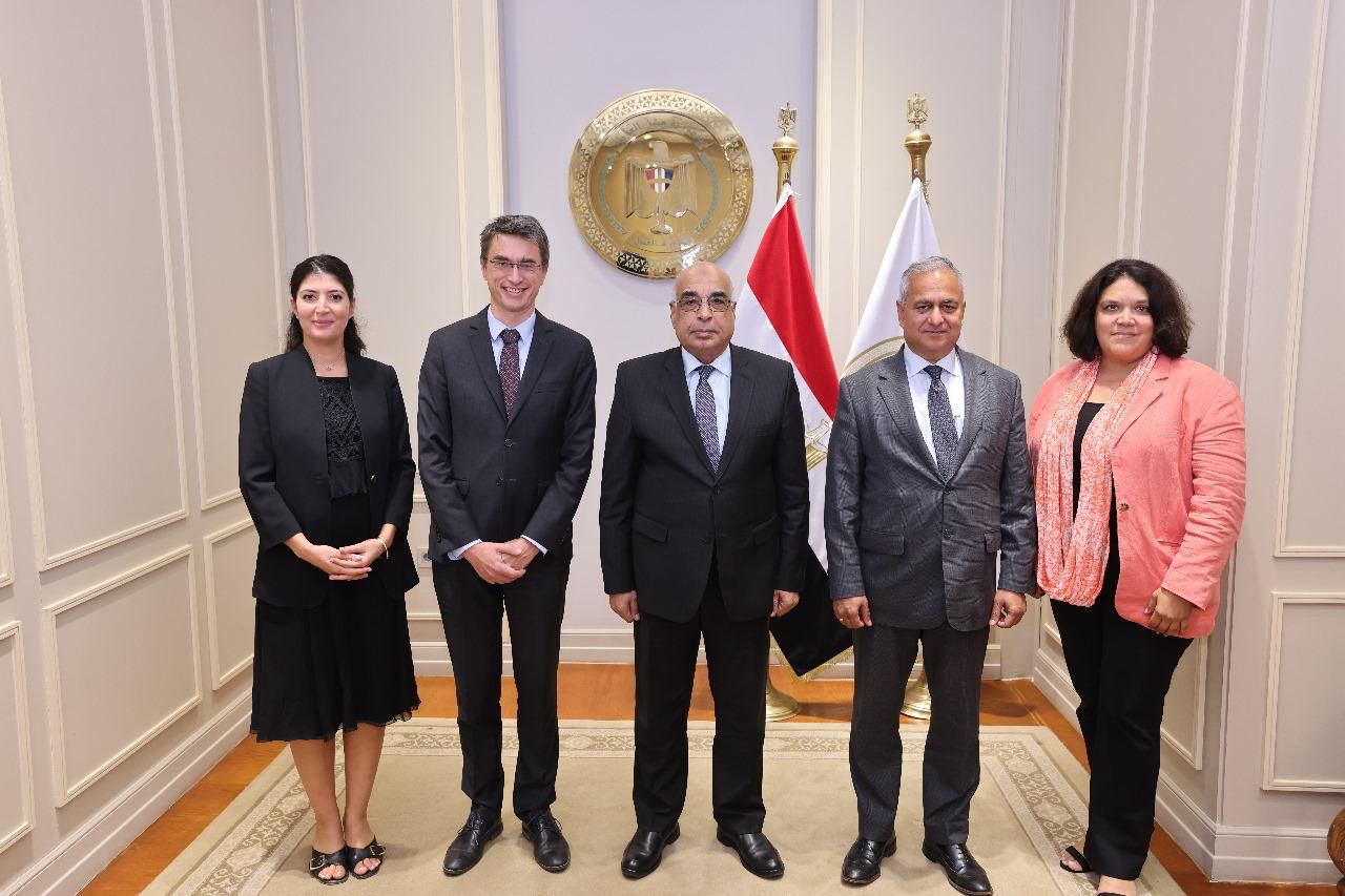 وزير العدل يستقبل المدير الإقليمي للبنك الدولي (1)