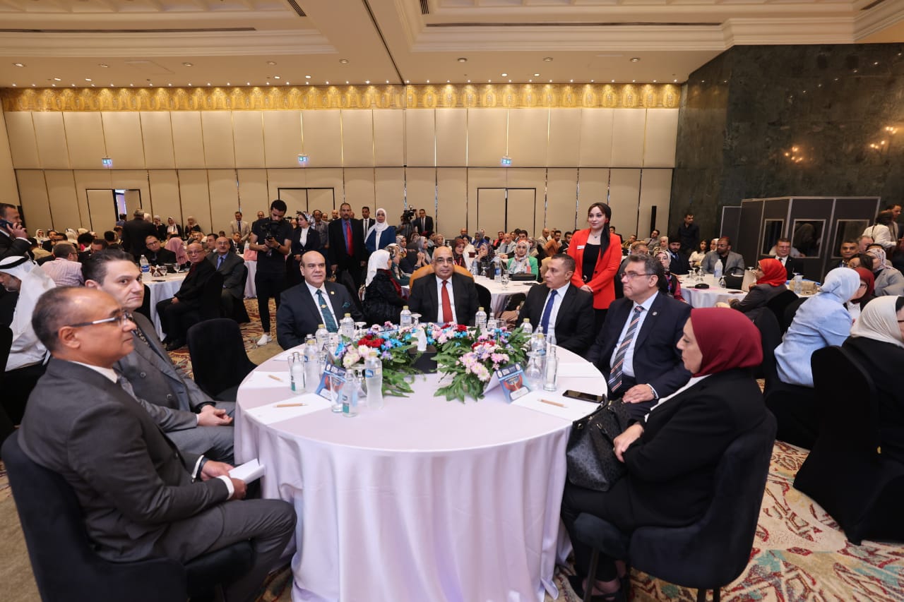 وزير العدل يُكرم رؤساء مصلحة الطب الشرعي السابقين (2)