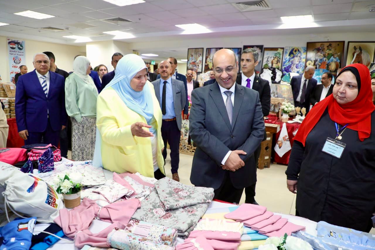 نائب وزير التربية والتعليم يفتتح معرض منتجات التعليم الفني بالعاصمة الإدارية
