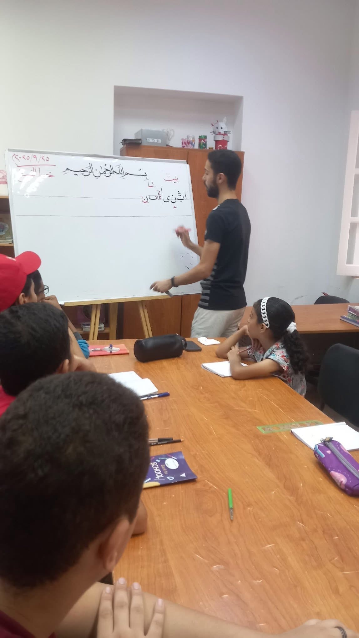 جانب من الأنشطة داخل المنزل (4)