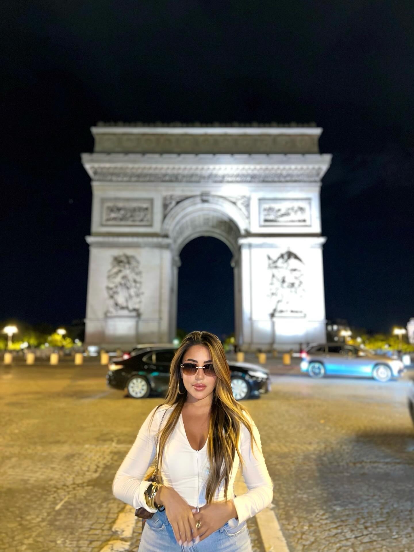 الفنانة سارة سلامة الفنانة سارة سلامة