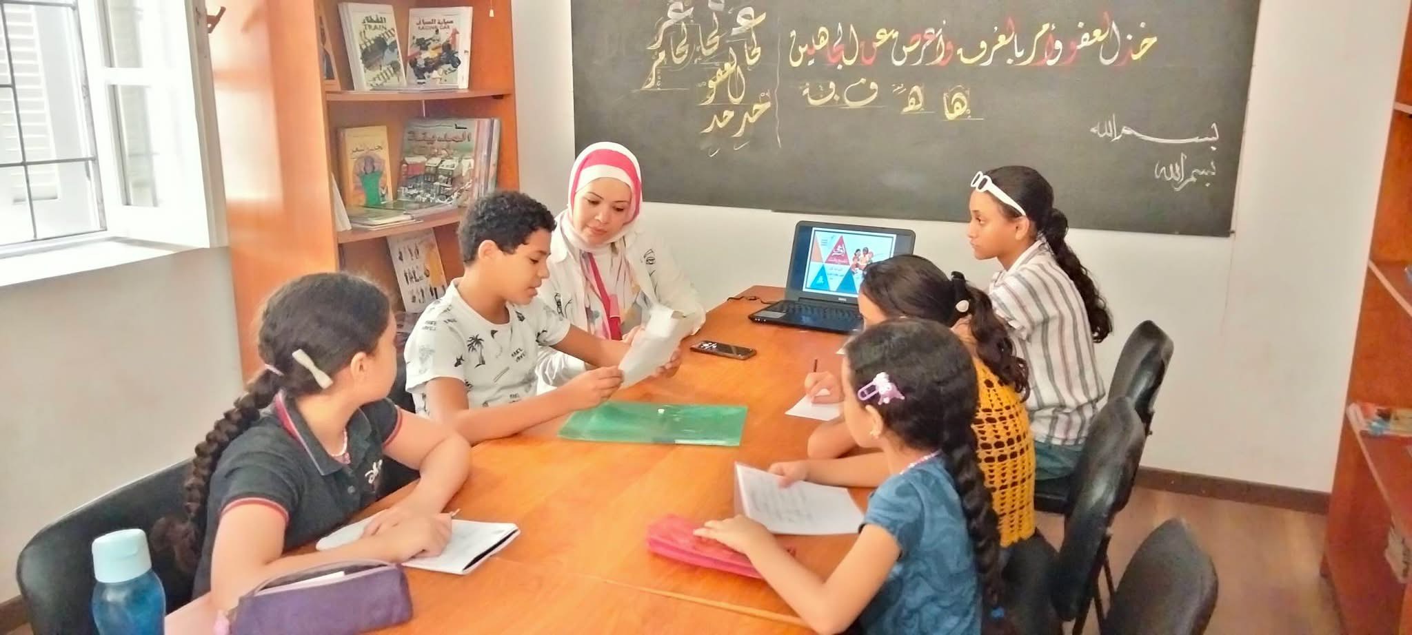 جانب من الأنشطة داخل المنزل (1)