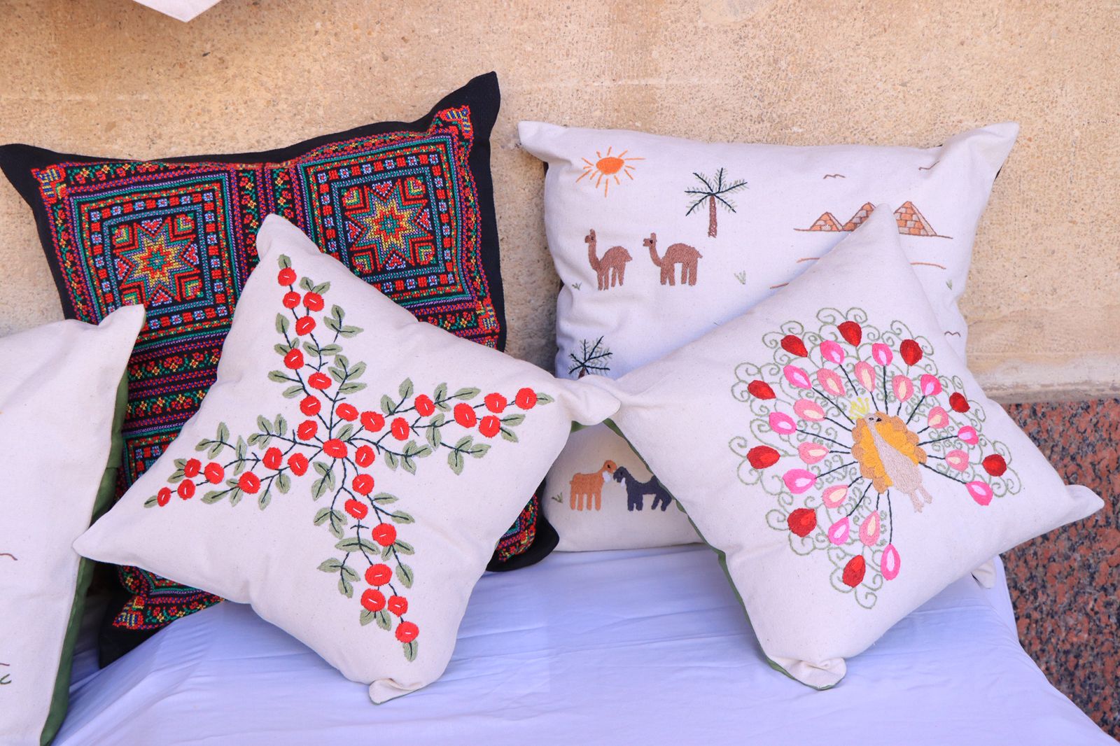 جانب من المشغولات جانب من المشغولات