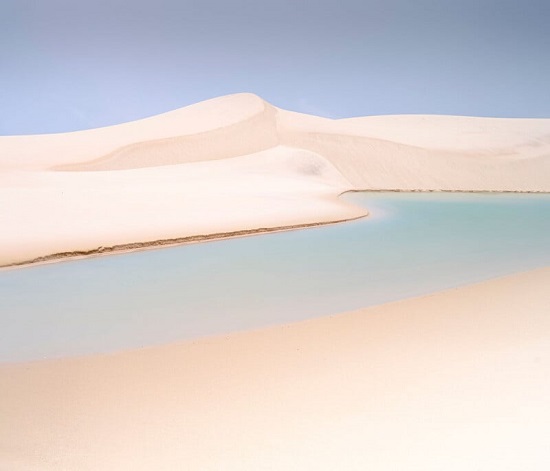 أرض الأحلام