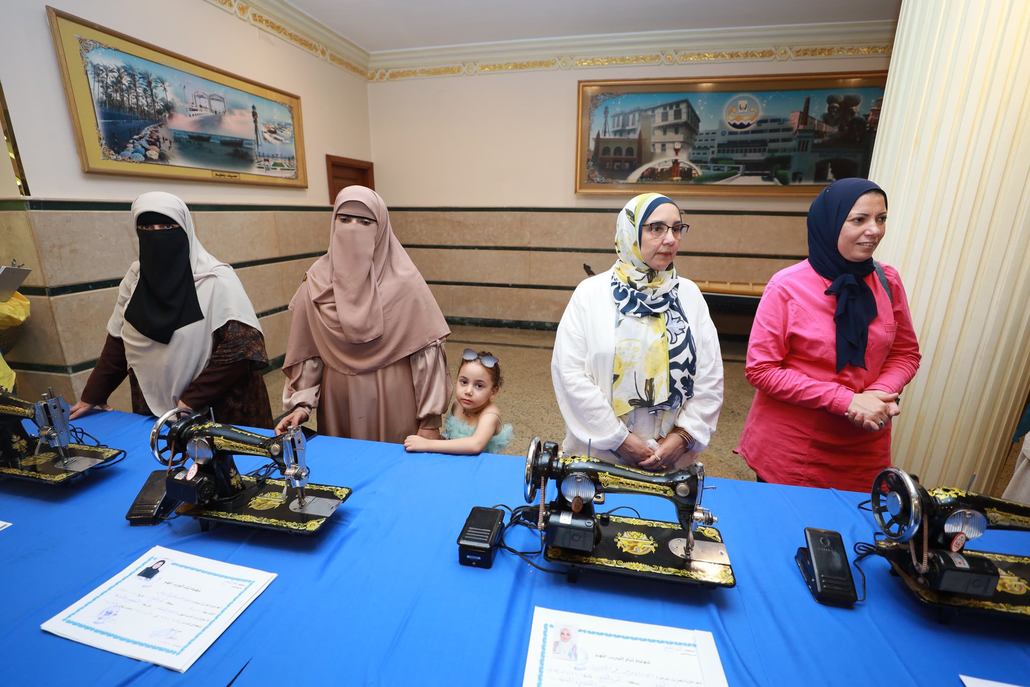 جانب من المتدربات جانب من المتدربات