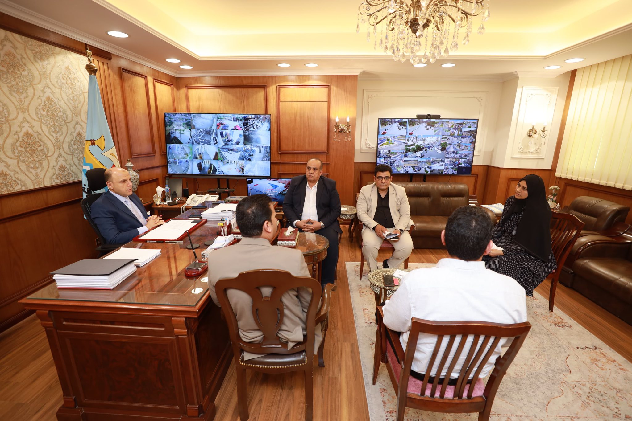 حل مشاكل المواطنين في اللقاء الجماهيري حل مشاكل المواطنين في اللقاء الجماهيري