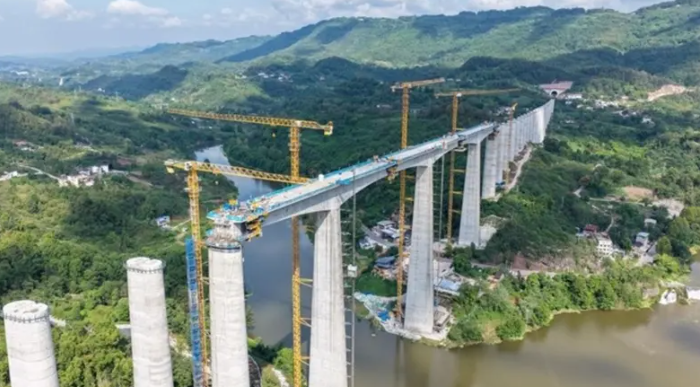 أطول جسر فى العالم أمام حركة المرور فى الصين أطول جسر فى العالم أمام حركة المرور فى الصين