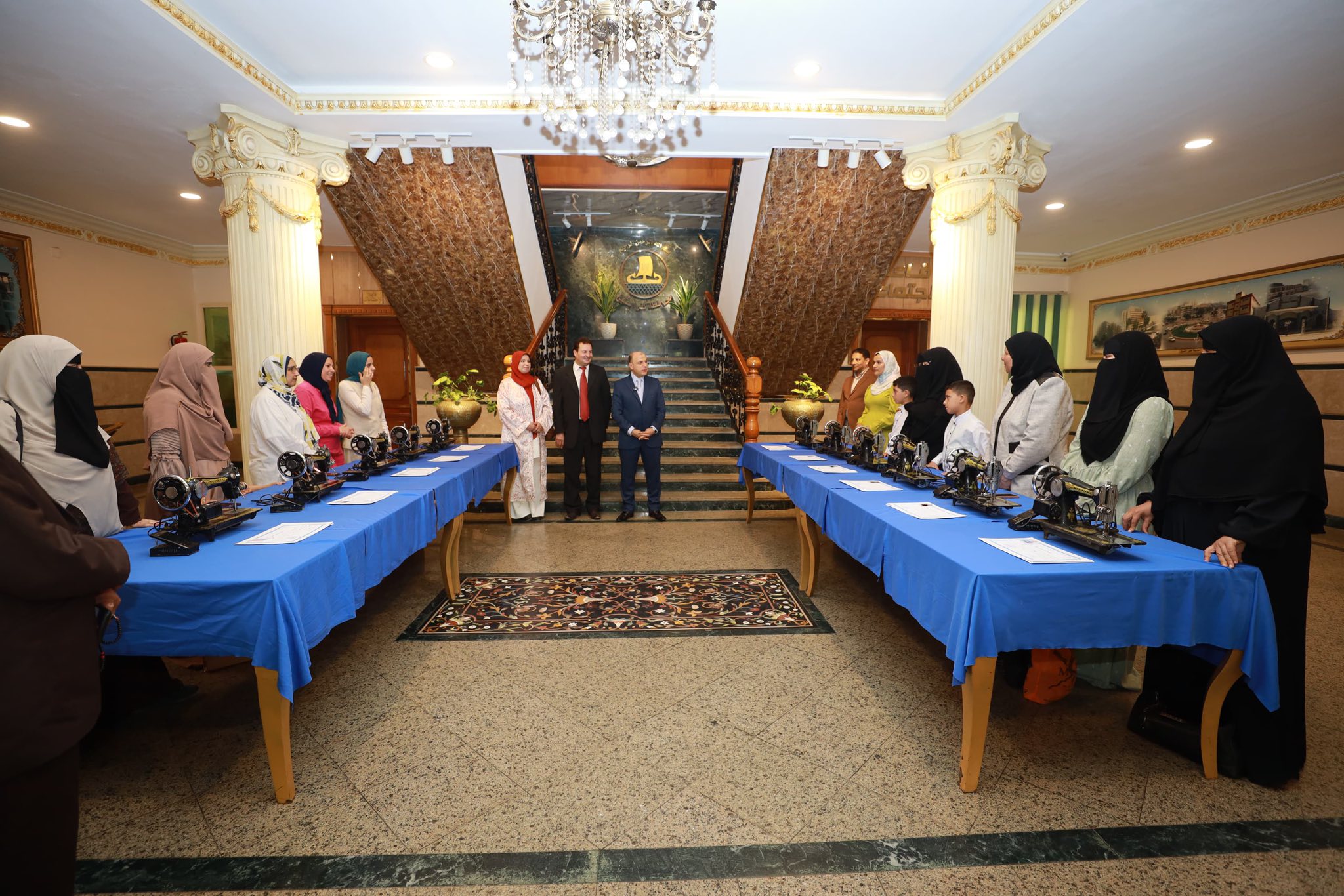 محافظ كفر الشيخ يسلم ماكينات الخياطة محافظ كفر الشيخ يسلم ماكينات الخياطة