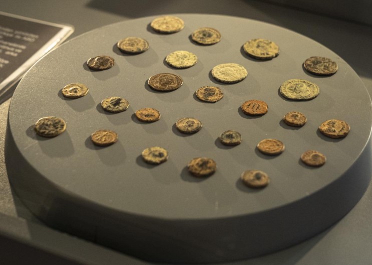 قطع نقدية من العصر الرومانى 