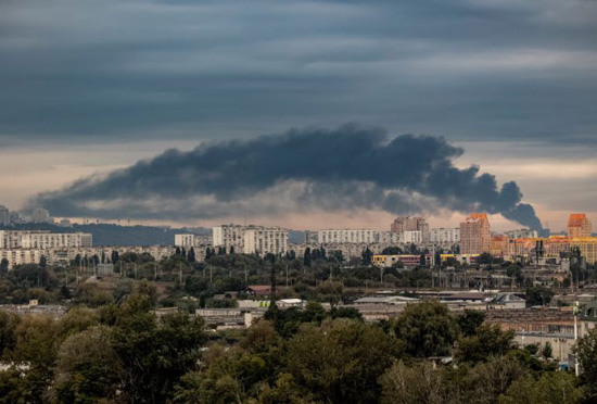 عواقب الهجمات الروسية الجماعية بالطائرات بدون طيار والصواريخ على أوكرانيا (7)