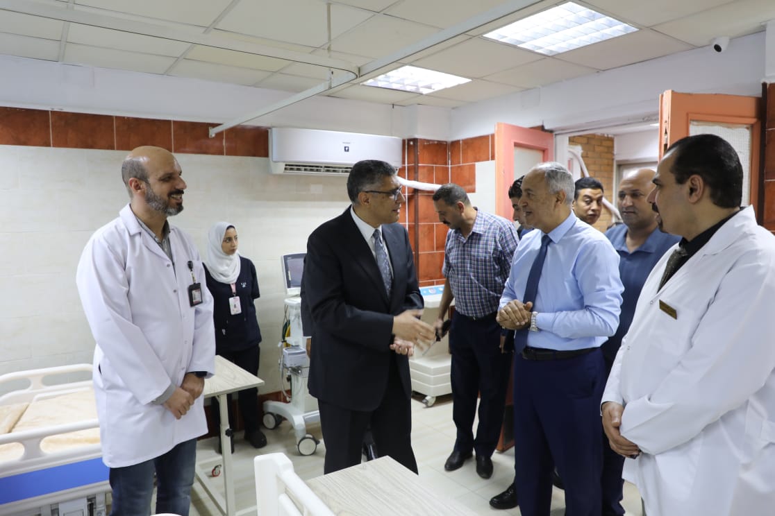 محافظ الجيزة يفتتح توسعات قسم الرعاية المركزة بمستشفى إمبابة العام (4)