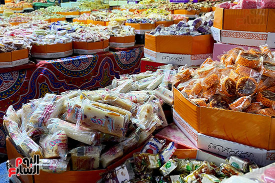 سوق البهجة فى شوارع المحروسة.. حلوى المولد تزين شوارع القاهرة والجيزة (7)