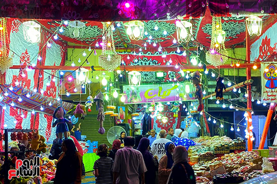 ملبن حبل وحمصية وفولية.. محلات بيع حلوى المولد تزين شوارع القاهرة  (5)