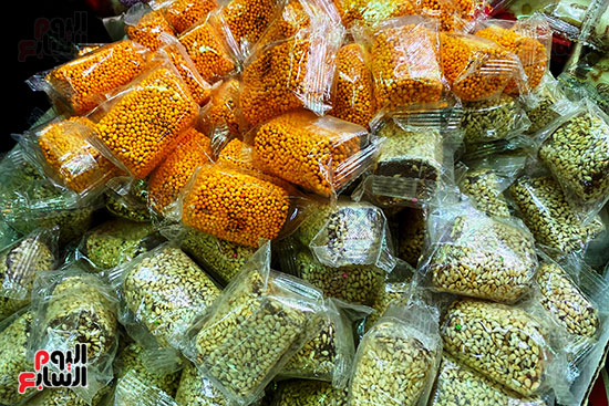 سوق البهجة فى شوارع المحروسة.. حلوى المولد تزين شوارع القاهرة والجيزة (11)