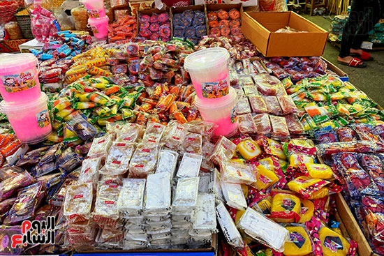 سوق البهجة فى شوارع المحروسة.. حلوى المولد تزين شوارع القاهرة والجيزة (30)