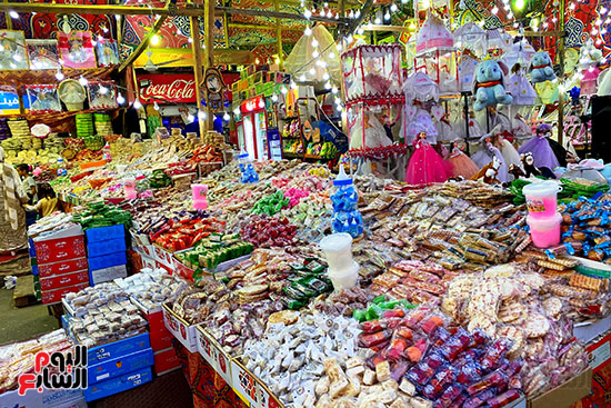 سوق البهجة فى شوارع المحروسة.. حلوى المولد تزين شوارع القاهرة والجيزة (27)