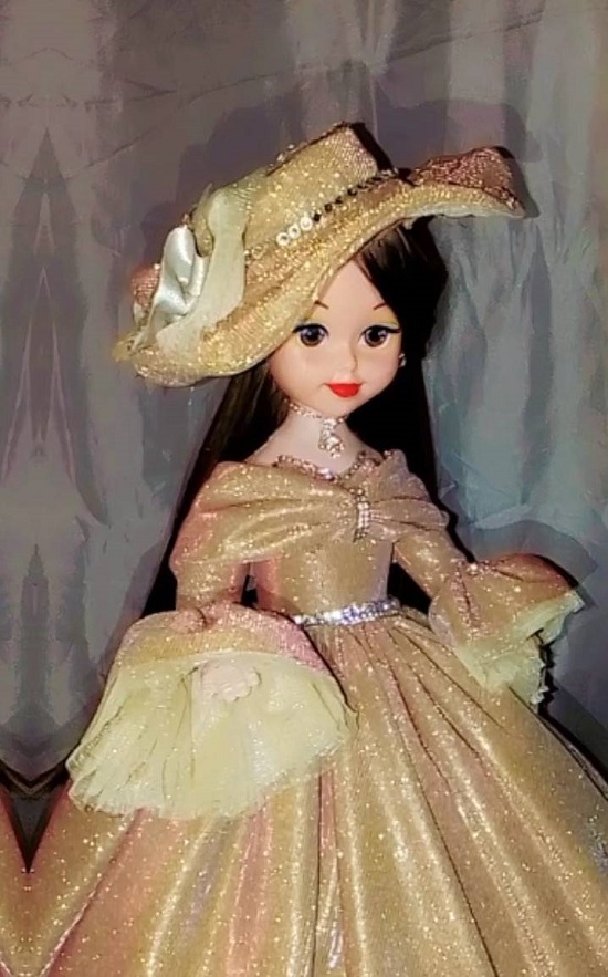 عروسة بقبعة عروسة بقبعة